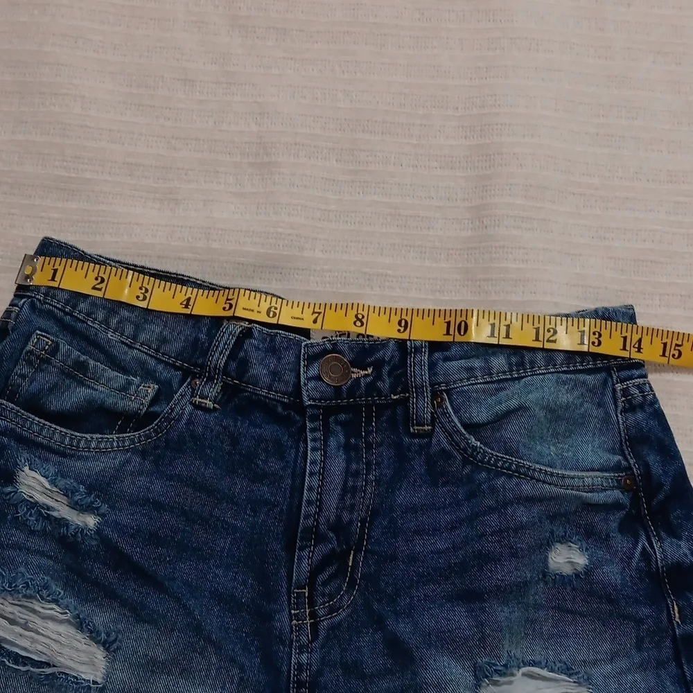 CHELSEA High Rise, Distressed, Cut Off,Clasic 5 Pockets Jean Shorts Size 5